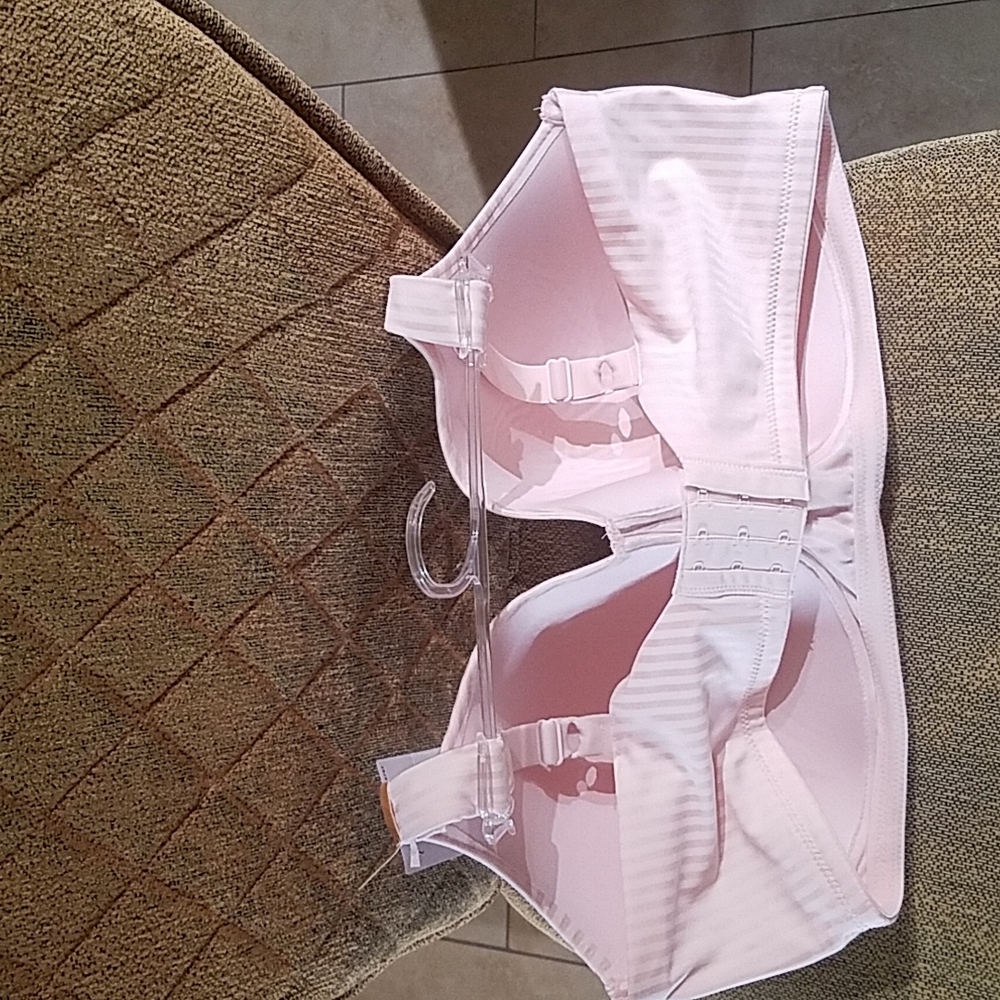 Playtex Secrets Perfectly Smooth Wirefree Light Pink Striped Print Bra NWT - Picture 2 of 3